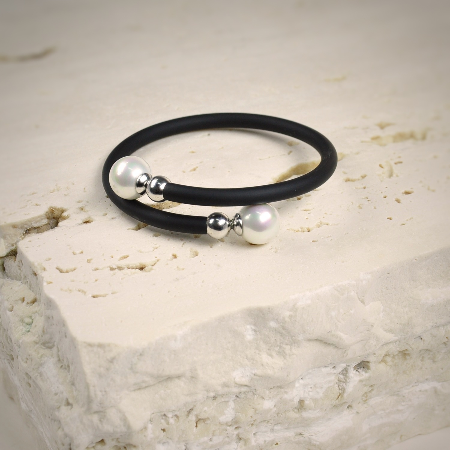 18ct Gold Modern Design Diamond Ring – Linneys Jewellery