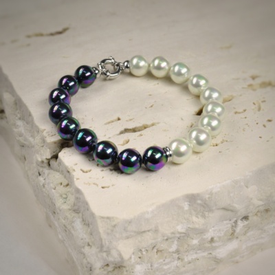Black and White pearl bracelet 2