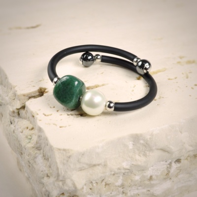 Rubber Bracelet with Pearl and Aventurine stone 1