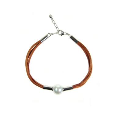 Silk cord Bracelet with a white pearl.