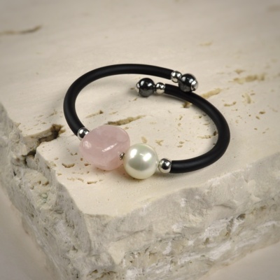 Rubber Necklace with Pearl and Rose Quartz stone 2