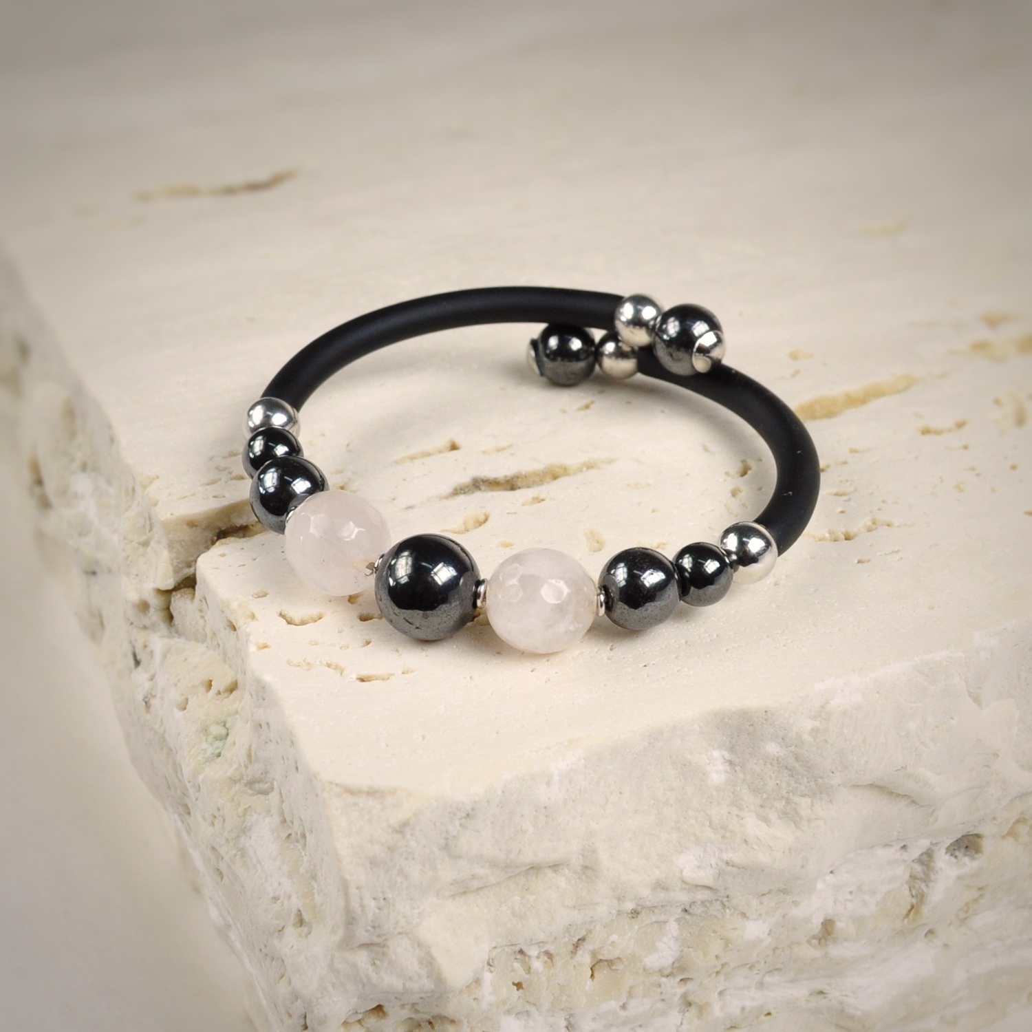 Vitality Rubber Bracelet with Hematite Stones and faceted Rose Quartz 1