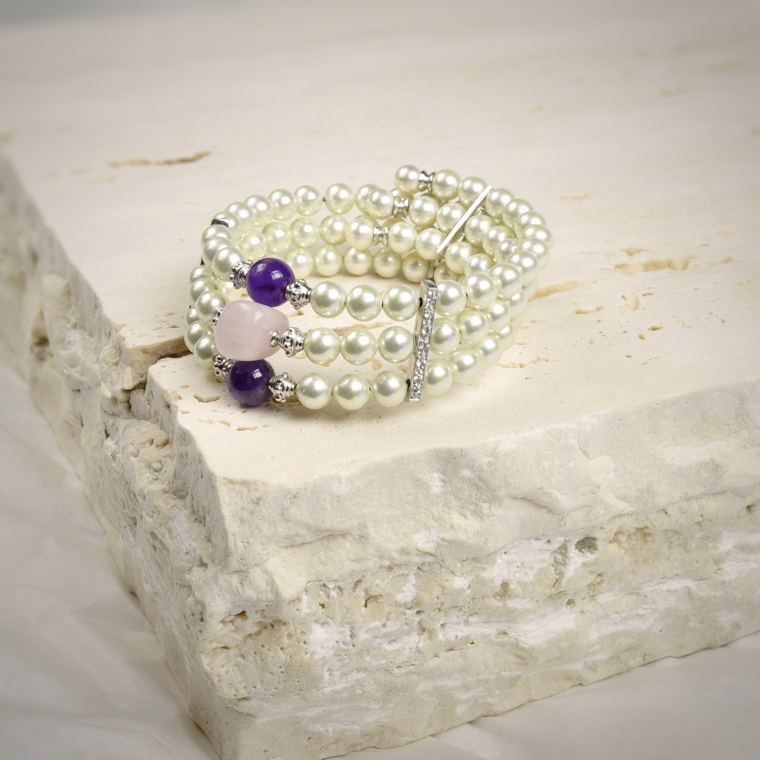 Pearl bracelet with Amethyst and Rose Quartz 1