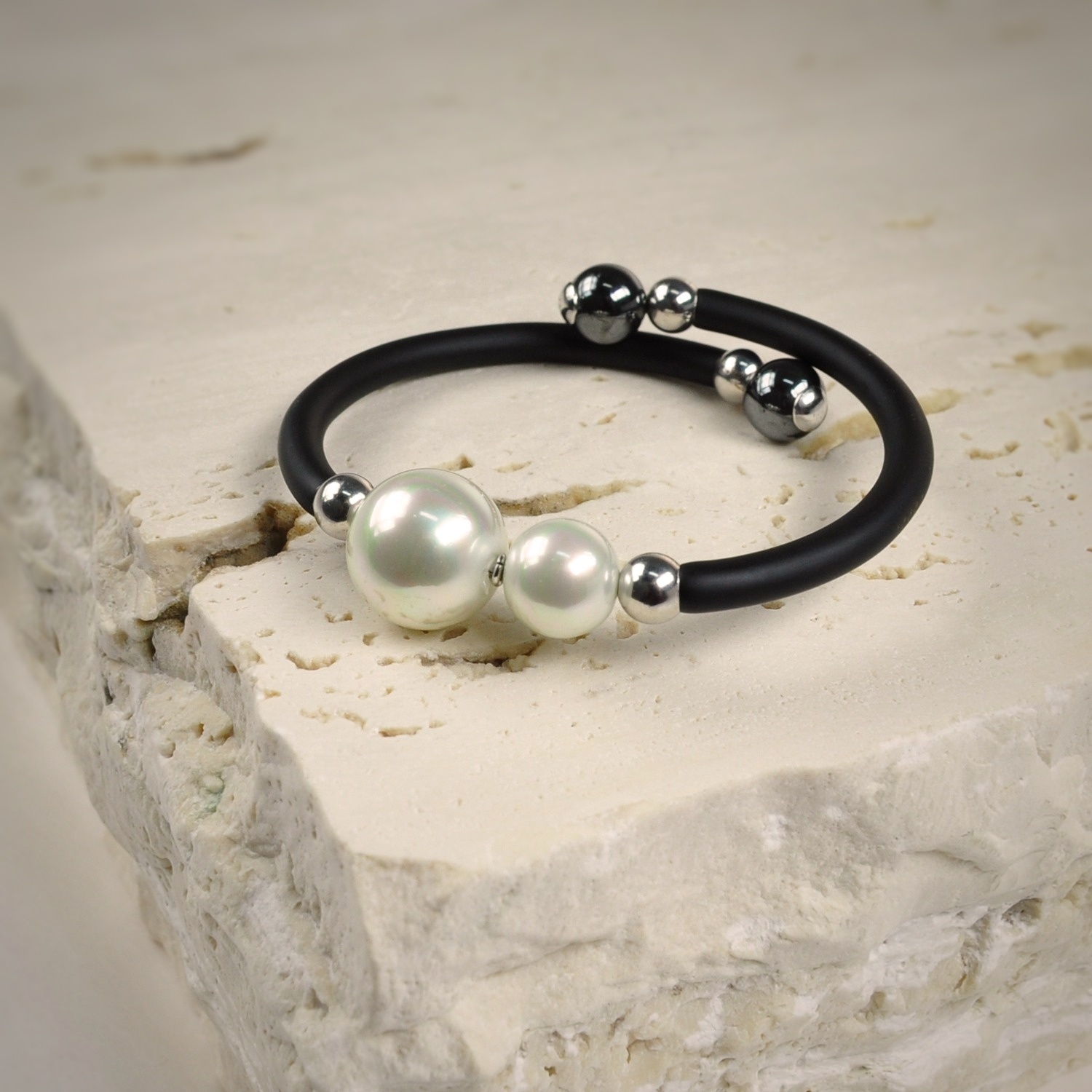 Rubber Bracelet with Pearls 1