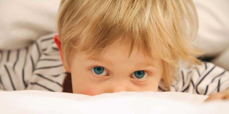 para elegir un buen colchón infantil, sobretodo, debemos fijarnos en que dicho colchón esté fabricado a partir de materiales naturales que garanticen la ausencia de sustancias nocivas en su composición