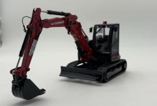 ROS 1:32 Miniexcavadora YANMAR SV100 ROJA