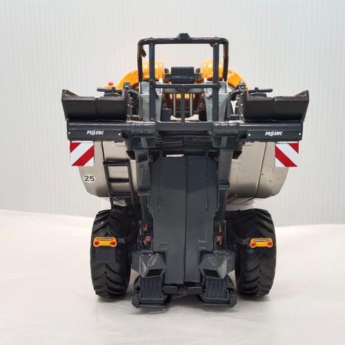 VARIOS 1:32 Vendimiadora PELLENC OPTIMUM XL60 - Ítem2