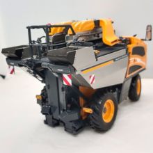 VARIOS 1:32 Vendimiadora PELLENC OPTIMUM XL60 - Ítem3