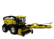 MARGE MODELS 1:32 Picadora de Forraje NEW HOLLAND FR 780 CON CABEZAL DE MAIZ Y PICK UP - Ítem1