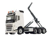 MARGE MODELS 1:32 Camion VOLVO FH5 CON GANCHO ELEVADOR MEILLER CLEAR WHITE - Ítem1
