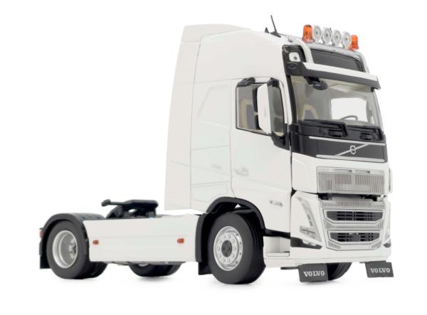 MARGE MODELS 1:32 Camion VOLVO FH5 4X2 CLEAR WHITE - Ítem1