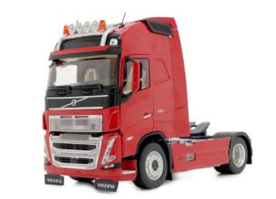 MARGE MODELS 1:32 Camion VOLVO FH5 4X2 ROJO