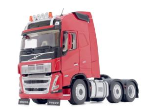 MARGE MODELS 1:32 Camion VOLVO FH5 6X2 ROJO