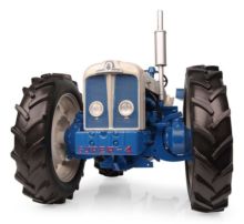 UNIVERSAL HOBBIES 1:16 Tractor FORD COUNTY SUPER 4 - Ítem4