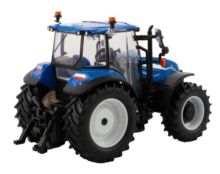 BRITAINS 1:32 Tractor NEW HOLLAND T5.140 - Ítem1