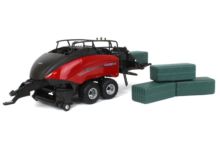 ERTL 1:32 Empacadora CASE IH LB434XL VERSION US CON 6 PACAS RECTANGULARES - Ítem3