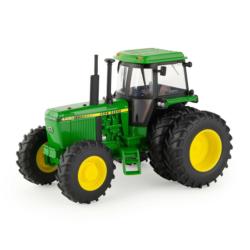 ERTL 1:32 Tractor JOHN DEERE 4450 4WD CON DOBLE RUEDA TRASERA MUSEO NACIONAL DEL JUGUETE 2023