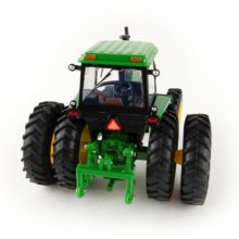 ERTL 1:32 Tractor JOHN DEERE 4450 4WD CON DOBLE RUEDA TRASERA MUSEO NACIONAL DEL JUGUETE 2023 - Ítem3
