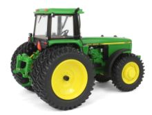 ERTL 1:32 Tractor JOHN DEERE 4960 MFD CON DOBLE RUEDA TRASERA PRESTIGE COLLECTION - Ítem2