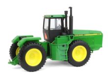 ERTL 1:32 Tractor JOHN DEERE 8760 4WD - Ítem2