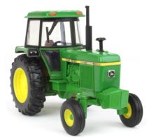 ERTL 1:32 Tractor JOHN DEERE 4240 2WD - Ítem1