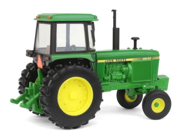 ERTL 1:32 Tractor JOHN DEERE 4240 2WD - Ítem3