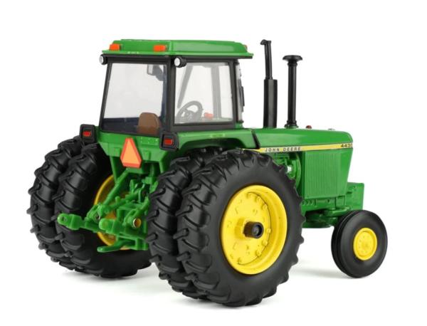 ERTL 1:32 Tractor JOHN DEERE 4430 2 WD CON DOBLE RUEDA TRASERA PRESTIGE COLLECTION - Ítem1