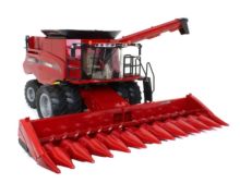 ERTL 1:16 Cosechadora CASE IH 8240 CON CORTE DE CEREAL Y CORTE DE MAIZ - Ítem1