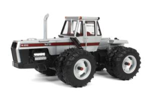 ERTL 1:32 Tractor BLANCO 4-210 4WD CON RUEDAS GEMELAS MUSEO NACIONAL DEL JUGUETE 2024