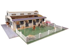 KIDS GLOBE 1:24 Cuadra de caballos con 7 boxes y pasto - Ítem1