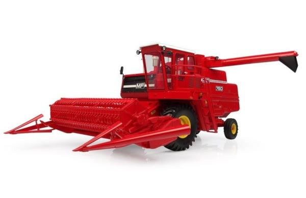 UNIVERSAL HOBBIES 1:32 Cosechadora MASSEY FERGUSON 760 - Ítem2