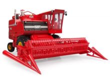 UNIVERSAL HOBBIES 1:32 Cosechadora MASSEY FERGUSON 760 - Ítem3