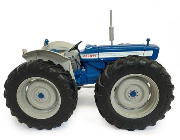 UNIVERSAL HOBBIES 1:16 Tractor FORD COUNTY 654 PROTOTYPE EDICION LIMITADA - Ítem1