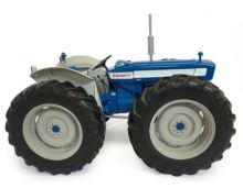 UNIVERSAL HOBBIES 1:16 Tractor FORD COUNTY 654 PROTOTYPE EDICION LIMITADA - Ítem1