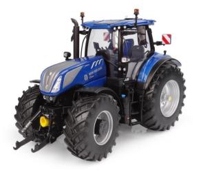 UNIVERSAL HOBBIES 1:32 Tractor NEW HOLLAND T7.300 BLUE POWER