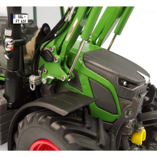 UNIVERSAL HOBBIES 1:32 Tractor FENDT 618 VARIO CON PALA CARGADORA FRONTAL - Ítem3