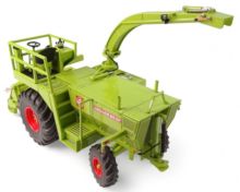 UNIVERSAL HOBBIES 1:32 Cosechadora CLAAS JAGUAR 80 SF SIN CABINA Y PICK UP PARA HIERBA - Ítem4