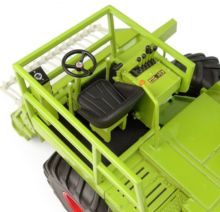 UNIVERSAL HOBBIES 1:32 Cosechadora CLAAS JAGUAR 80 SF SIN CABINA Y PICK UP PARA HIERBA - Ítem7