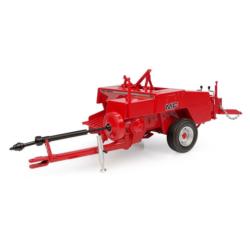 UNIVERSAL HOBBIES 1:32 Empacadora MASSEY FERGUSON 224 PACAS RECTANGULARES