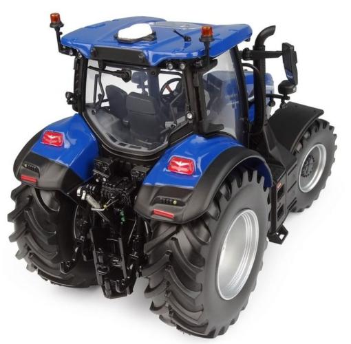 UNIVERSAL HOBBIES 1:32 Tractor NEW HOLLAND T7.210 DYNAMIC BLUE 2026 - Ítem1