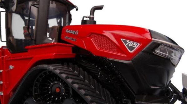 UNIVERSAL HOBBIES 1:32 Tractor CASE IH QUADTRAC 785 - Ítem3
