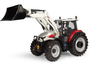 UNIVERAL HOBBIES 1:32 Tractor STEYR 4120 PLUS CON PALA S635
