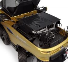 UNIVERSAL HOBBIES 1:32 Cosechadora NEW HOLLAND CR11 EDICION DORADA AGRITECHNICA 2025 - Ítem8