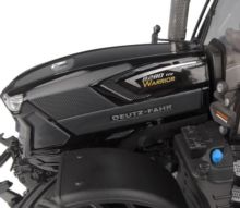 UNIVERSAL HOBBIES 1:32 Tractor DEUTZ-FAHR 8280 WARRIOR CON RUEDAS GEMELAS EDICION LIMITADA 1000 UNIDADES - Ítem3
