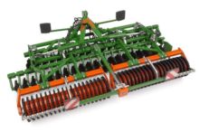 UNIVERSAL HOBBIES 1:32 Cultivador de rastrojos AMAZONE CATROS 5003-2 - Ítem5