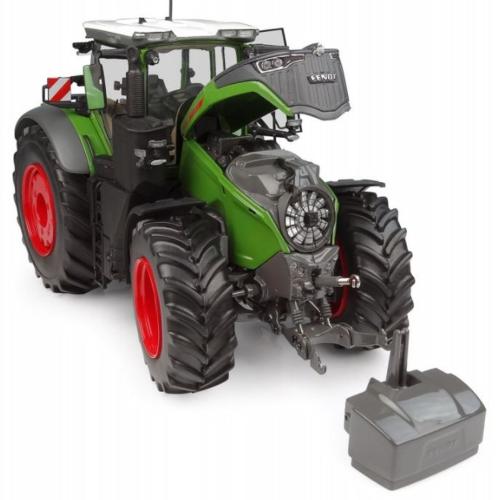 UNIVERSAL HOBBIES 1:32 Tractor FENDT 1052 VARIO 2026 VERSION EUROPEA - Ítem2