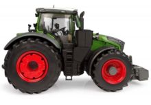 UNIVERSAL HOBBIES 1:32 Tractor FENDT 1052 VARIO 2026 VERSION EUROPEA - Ítem3