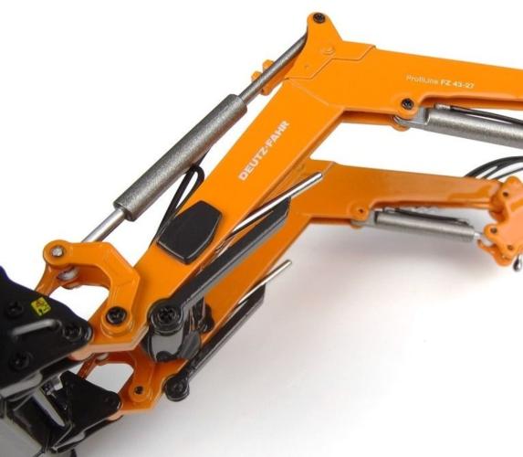 UNIVERSAL HOBBIES 1:32 Tractor DEUTZ-FAHR 6150.4 TTV CON PALA CARGADORA STOLL 43-27 VERSION COMMUNAL EDICION LIMITADA 750 UNIDADES - Ítem2