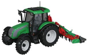 UNIVERSAL HOBBIES 1:32 Tractor VALTRA C CON PROSOL POWER HARROW