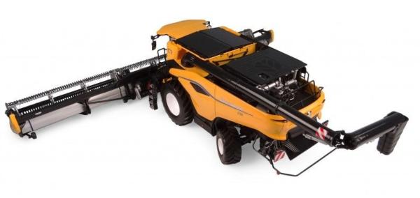 UNIVERSAL HOBBIES 1:32 Cosechadora NEW HOLLAND CR11 - Ítem2